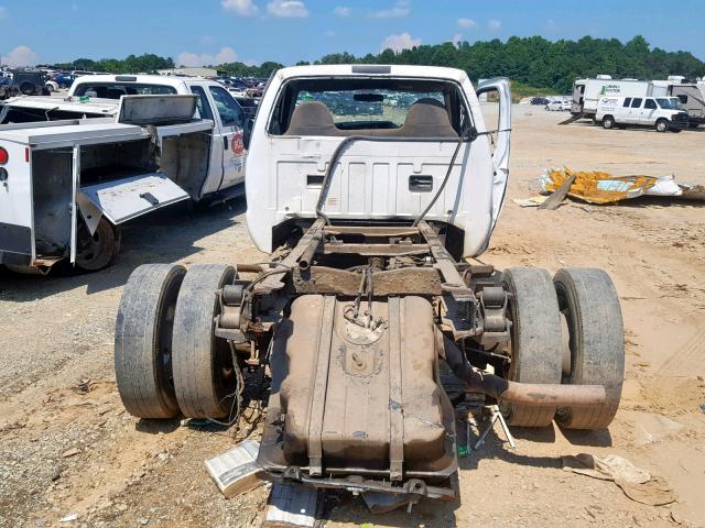 1FDAF56F51EB18489 - 2001 FORD F550 SUPER WHITE photo 6