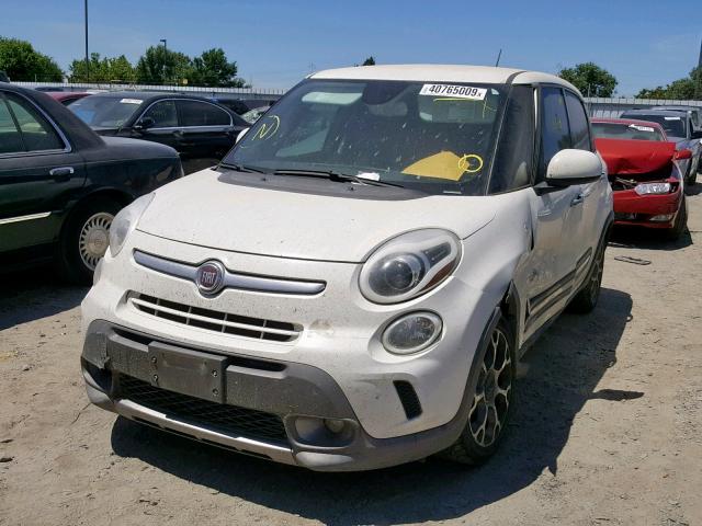 ZFBCFADH1EZ009460 - 2014 FIAT 500L TREKK WHITE photo 2