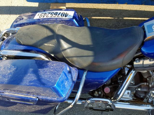 1HD1FRW125Y704425 - 2005 HARLEY-DAVIDSON FLHRCI BLUE photo 6