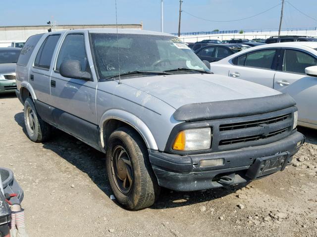 1GNDT13W3T2264456 - 1996 CHEVROLET BLAZER SILVER photo 1