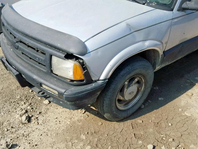 1GNDT13W3T2264456 - 1996 CHEVROLET BLAZER SILVER photo 9