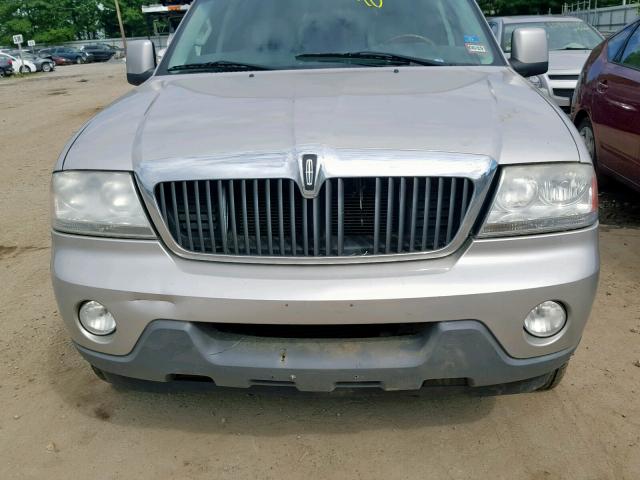 5LMEU88H74ZJ05325 - 2004 LINCOLN AVIATOR 银色 照片 9