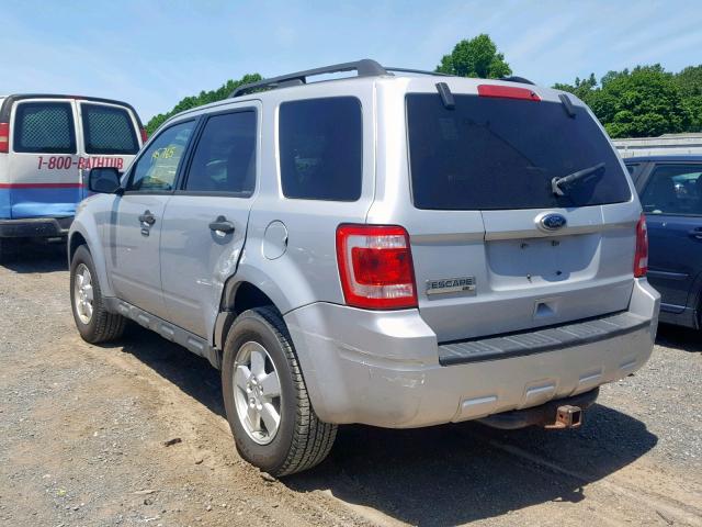 1FMCU9D7XAKD30081 - 2010 FORD ESCAPE XLT SILVER photo 3