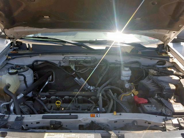 1FMCU9D7XAKD30081 - 2010 FORD ESCAPE XLT SILVER photo 7