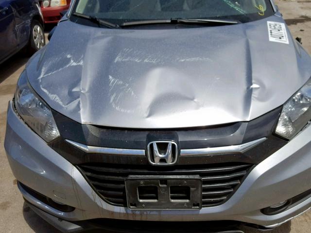 3CZRU6H59JG703988 - 2018 HONDA HR-V EX SILVER photo 7