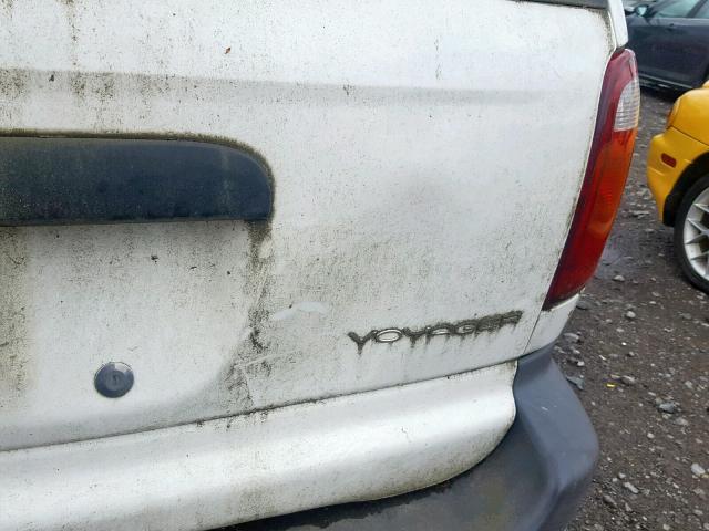 1C4GJ25342B632338 - 2002 CHRYSLER VOYAGER WHITE photo 9