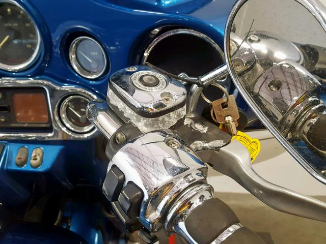 1HD1FCW125Y680575 - 2005 HARLEY-DAVIDSON FLHTCUI BLUE photo 17