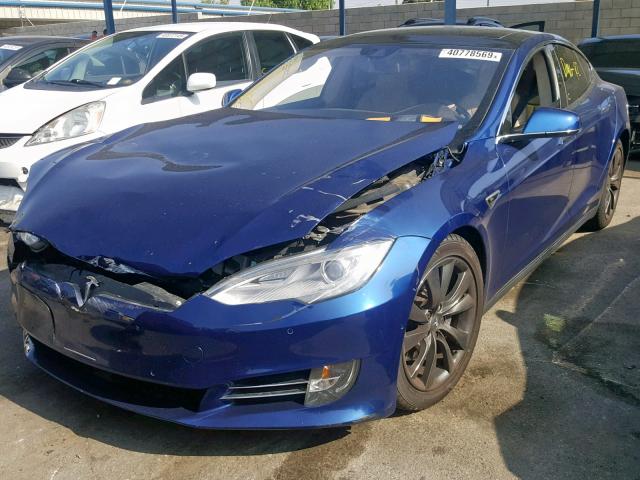 5YJSA1E22FF109673 - 2015 TESLA MODEL S أزرق صورة 2