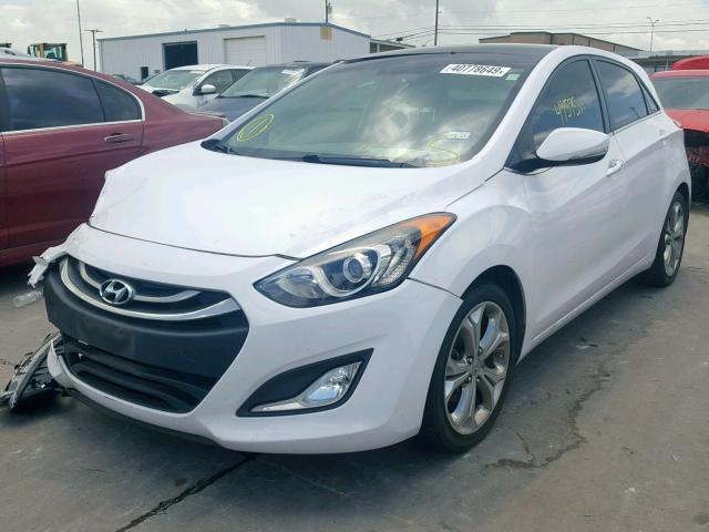 KMHD35LH9EU185054 - 2014 HYUNDAI ELANTRA GT WHITE photo 2