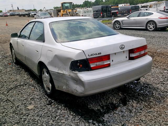 JT8BF28G5Y5094121 - 2000 LEXUS ES 300 WHITE photo 3