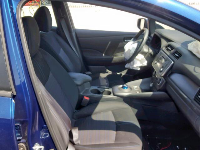 1N4AZ1CP5KC307406 - 2019 NISSAN LEAF S BLUE photo 5