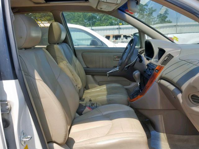 JT6GF10U1Y0054075 - 2000 LEXUS RX 300 WHITE photo 5