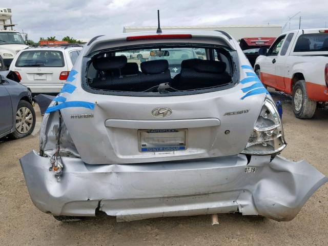 KMHCN36C58U074807 - 2008 HYUNDAI ACCENT SE SILVER photo 9