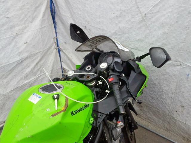 JKAEXKG19JDA05555 - 2018 KAWASAKI EX400 GREEN photo 5