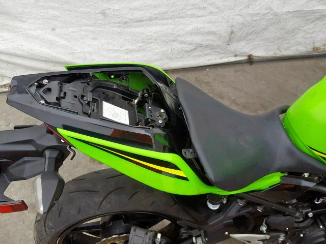 JKAEXKG19JDA05555 - 2018 KAWASAKI EX400 GREEN photo 6