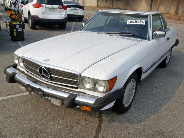 WDBBA48D6JA085652 - 1988 MERCEDES-BENZ 560 SL WHITE photo 2