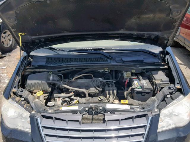 2A4RR5D11AR266934 - 2010 CHRYSLER TOWN & COU BEIGE photo 7