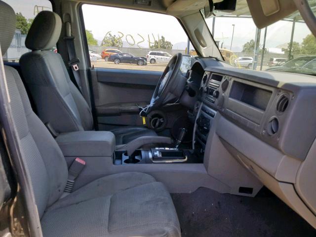 1J8HG48N46C221140 - 2006 JEEP COMMANDER GRAY photo 5
