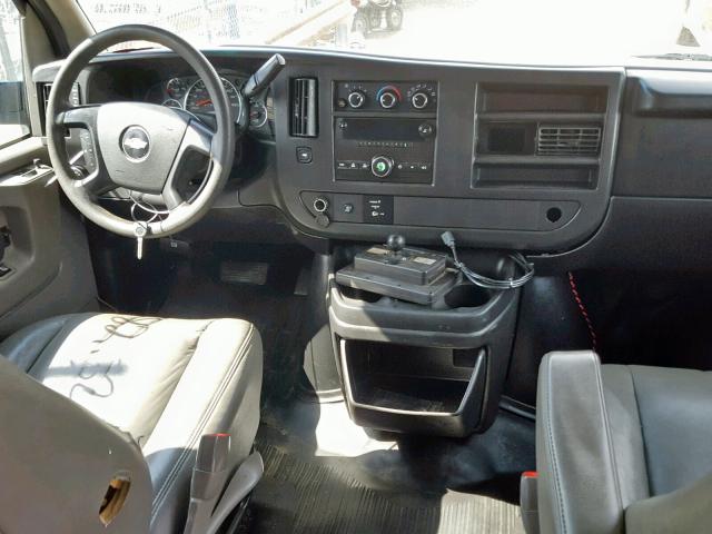 1GNZGXFA4D1183342 - 2013 CHEVROLET EXPRESS G3 WHITE photo 9