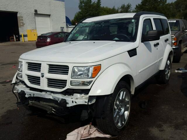 1D4PU4GK5BW554638 - 2011 DODGE NITRO HEAT WHITE photo 2