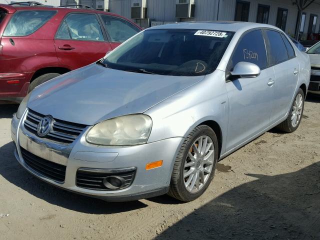 3VWRJ71K28M136763 - 2008 VOLKSWAGEN JETTA WOLF SILVER photo 2