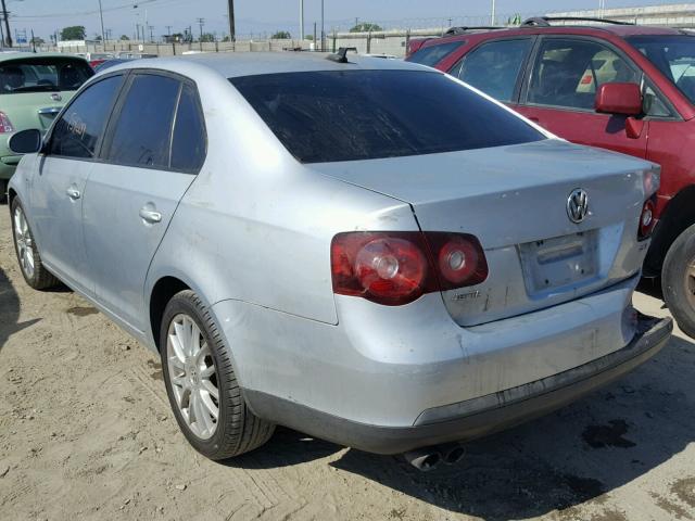 3VWRJ71K28M136763 - 2008 VOLKSWAGEN JETTA WOLF SILVER photo 3