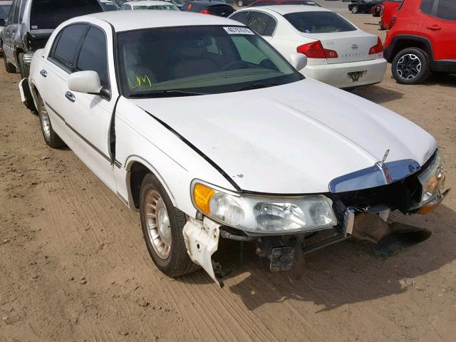 1LNHM81W72Y667009 - 2002 LINCOLN TOWN CAR E WHITE photo 1