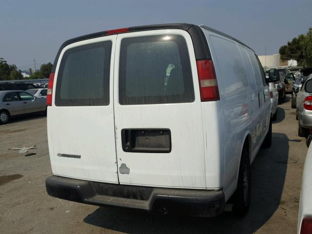 1GCFG15X371100910 - 2007 CHEVROLET EXPRESS G1 WHITE photo 4