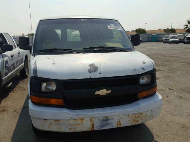 1GCFG15X371100910 - 2007 CHEVROLET EXPRESS G1 WHITE photo 9