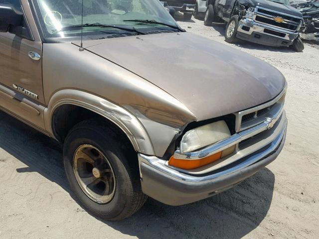 1GNCS13X24K142566 - 2004 CHEVROLET BLAZER BROWN photo 9