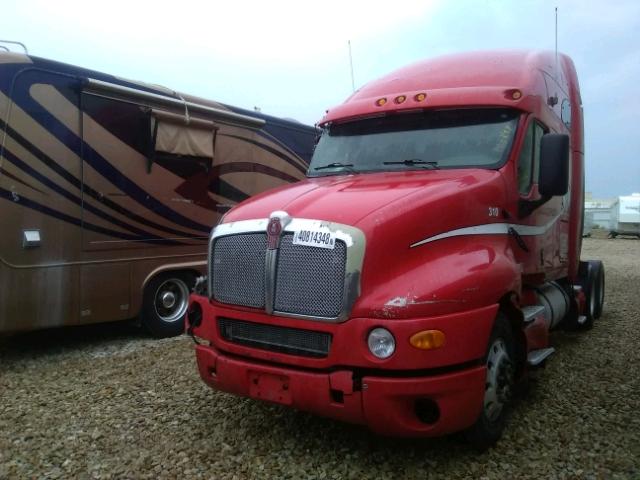 1XKTDB9X67J192529 - 2007 KENWORTH CONSTRUCTI RED photo 2