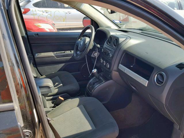 1C4NJCBA7GD688284 - 2016 JEEP COMPASS SP შავი ფოტო 5