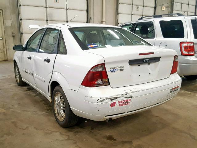 1FAFP34N27W301363 - 2007 FORD FOCUS ZX4 WHITE photo 3