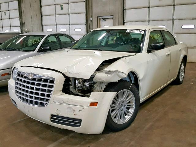 2C3KA43D69H528361 - 2009 CHRYSLER 300 LX CREAM photo 2