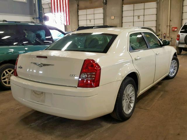 2C3KA43D69H528361 - 2009 CHRYSLER 300 LX CREAM photo 4