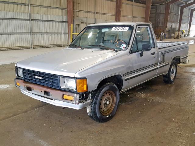 JT4RN55D3G0171403 - 1986 TOYOTA PICKUP 1/2 SILVER photo 2