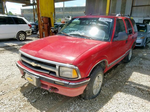 1GNDT13W5VK140689 - 1997 CHEVROLET BLAZER RED photo 2