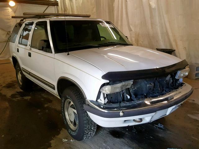 1GNDT13W5Y2174524 - 2000 CHEVROLET BLAZER WHITE photo 1