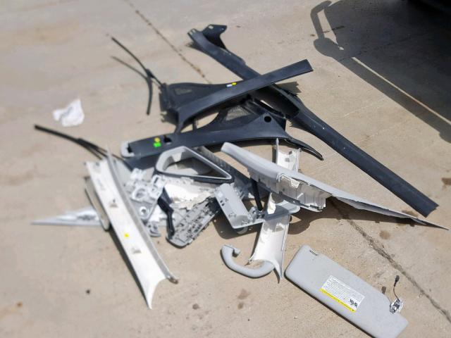 1VWDT7A39HC027098 - 2017 VOLKSWAGEN PASSAT R-L GRAY photo 9