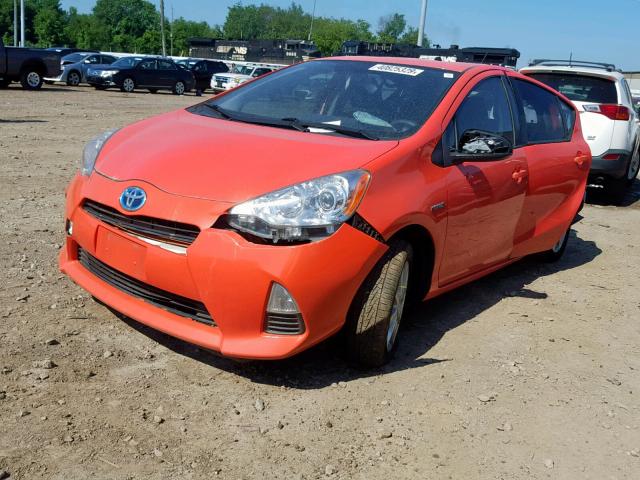 JTDKDTB32D1035306 - 2013 TOYOTA PRIUS C ORANGE photo 2