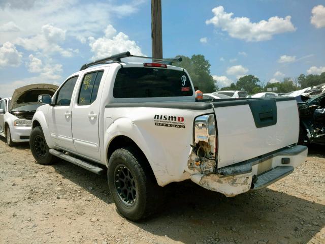 1N6AD07U95C448757 - 2005 NISSAN FRONTIER C WHITE photo 3