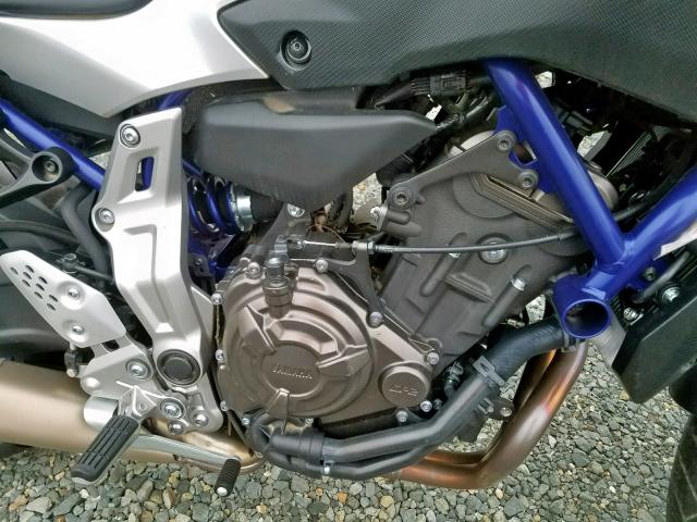 JYARM06E7GA007896 - 2016 YAMAHA FZ07 SILVER photo 7