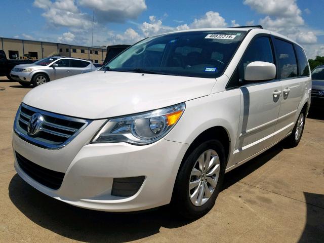 2C4RVABG5CR194060 - 2012 VOLKSWAGEN ROUTAN SE WHITE photo 2