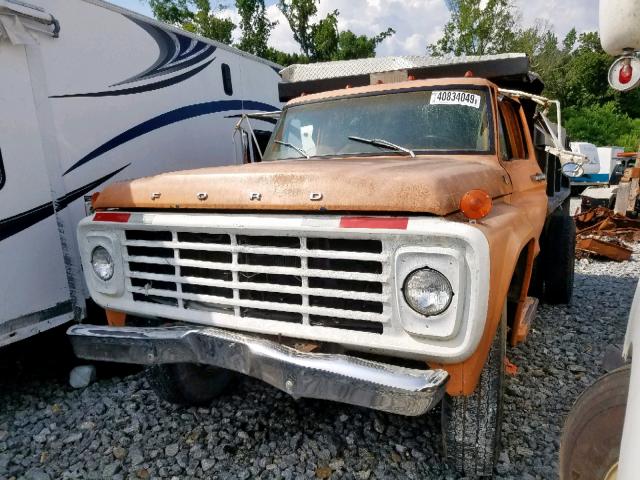 F75EVU29777 - 1974 FORD F750 ORANGE photo 2