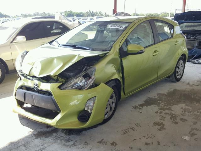 JTDKDTB36F1096774 - 2015 TOYOTA PRIUS C GREEN photo 2