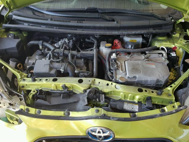 JTDKDTB36F1096774 - 2015 TOYOTA PRIUS C GREEN photo 7