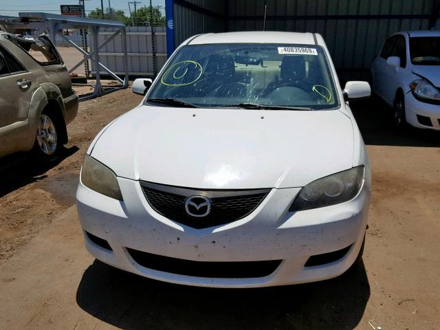 JM1BK12F241190362 - 2004 MAZDA 3 I WHITE photo 9