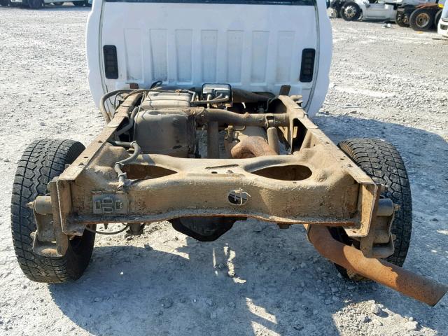 1GTHC24U95E170449 - 2005 GMC SIERRA C25 WHITE photo 6