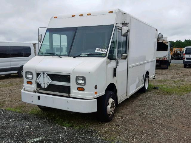 4UZA4FF48XCA60945 - 1999 FREIGHTLINER CHASSIS M WHITE photo 2