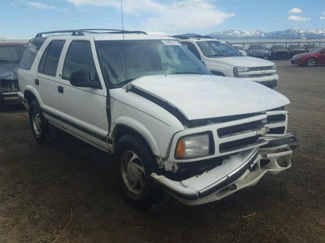 1GNDT13W3V2193813 - 1997 CHEVROLET BLAZER WHITE photo 1